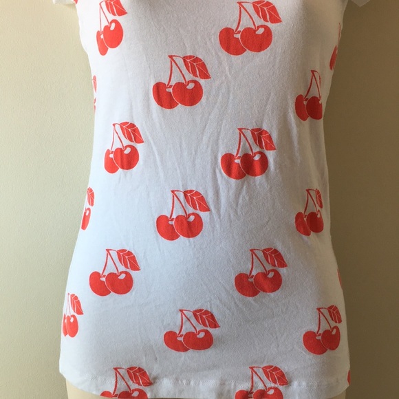 ✨SOLD✨Forever red cute cherries print white tee - Picture 4 of 7